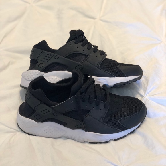 Nike Shoes - Nike Hurache